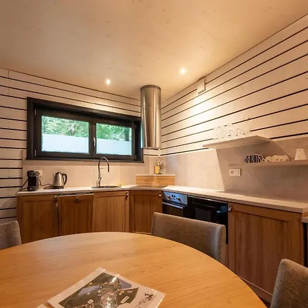 Woodland Haven For Four 別荘 *